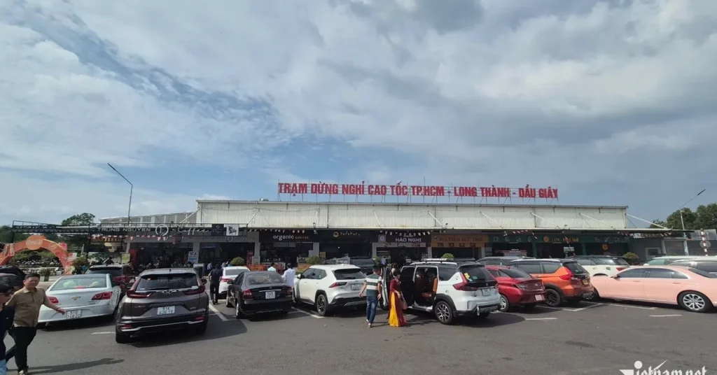rest stop long thanh dau day ho chi minh