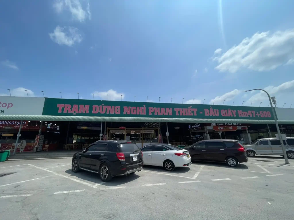 Rest stop on the Dau Giay Phan Thiet Expressway in Vietnam