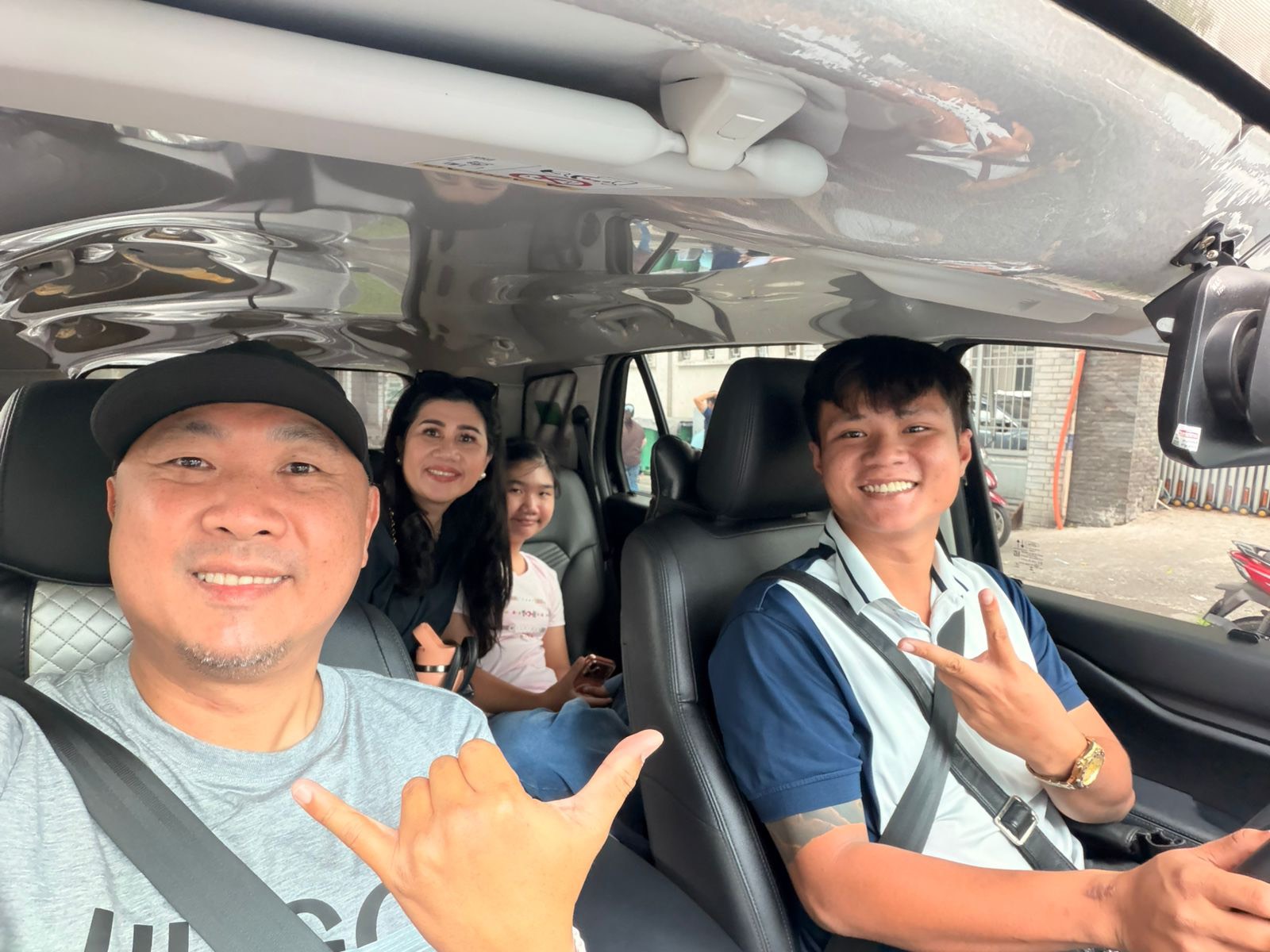 Private transfer driver in Vietnam